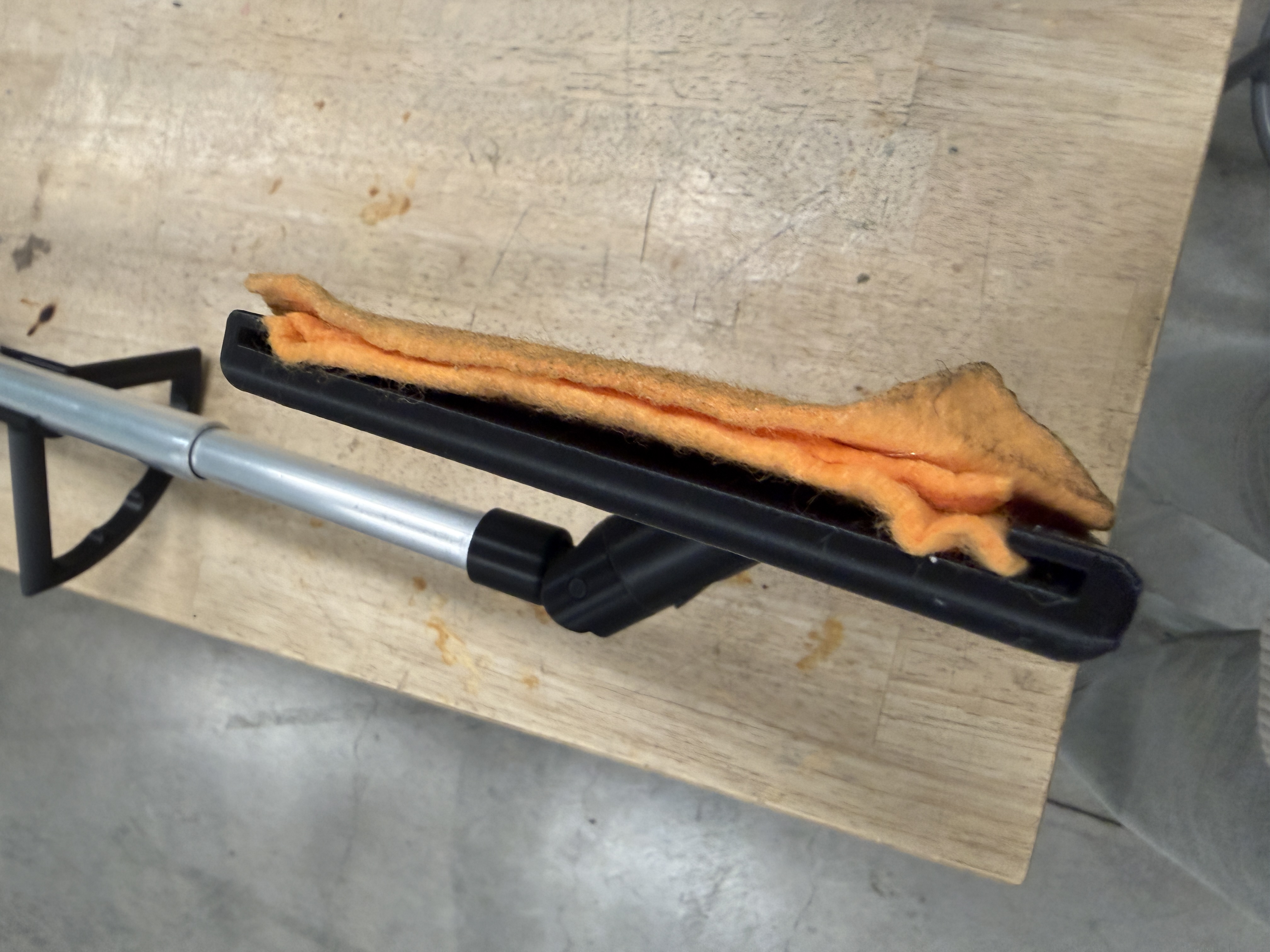 Wiping Cloth Slide-In Mechanism